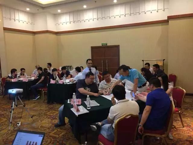 空管局班組長培訓(xùn)現(xiàn)場(chǎng) 空管局班組長培訓(xùn)現(xiàn)場(chǎng)